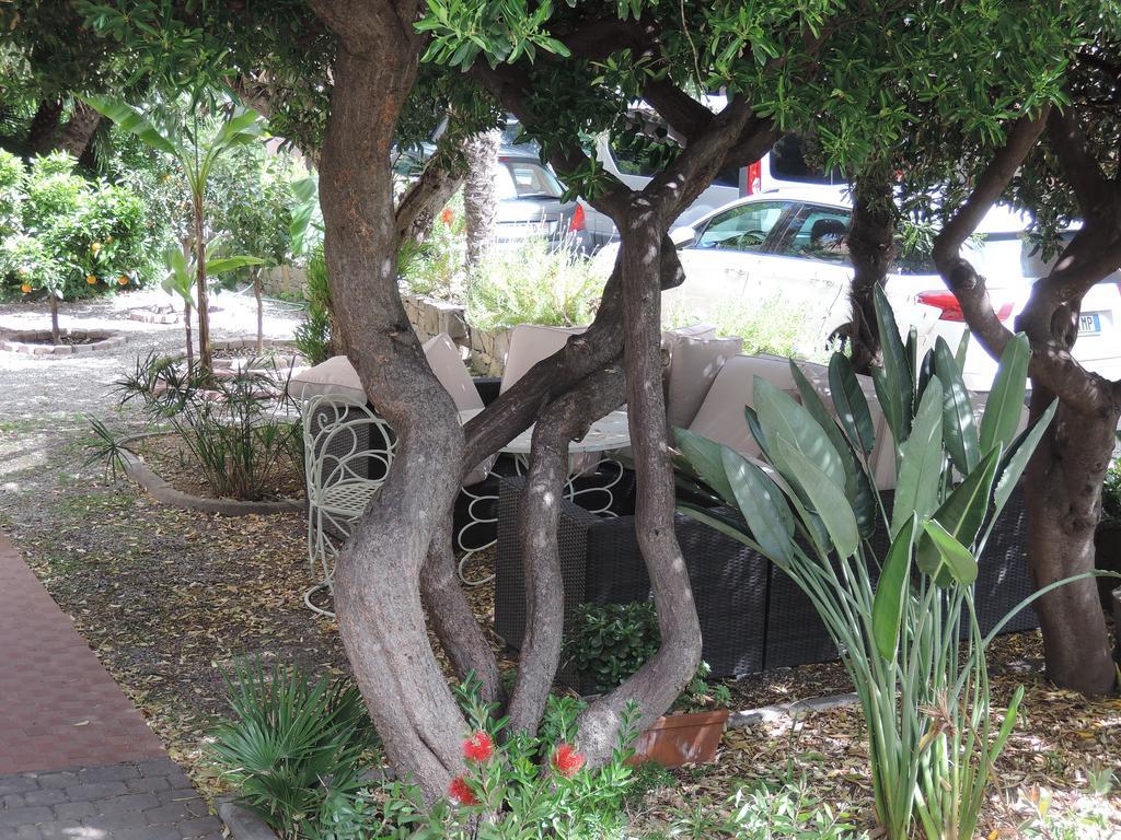 Hotel La Scogliera Bordighera Exterior photo